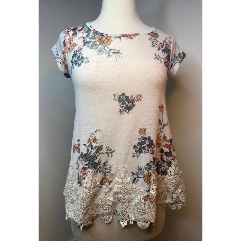 Xhilaration Short Sleeve‎ Floral Lace Shirt